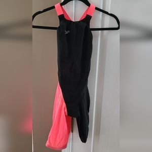 Speedo LZR Racer Pro Recordbreaker Kneeskin. Closed Back. SIZE 25 Black/Coral